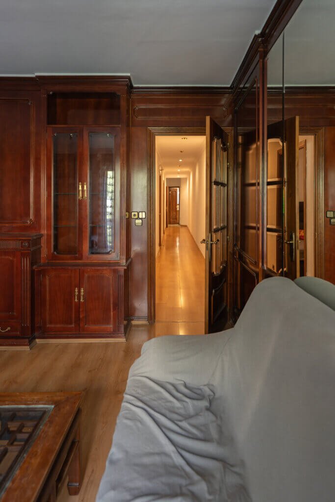 Estado original del salon antes de la reforma en la calle Alcalá, Madrid - Bramanti Arquitectos