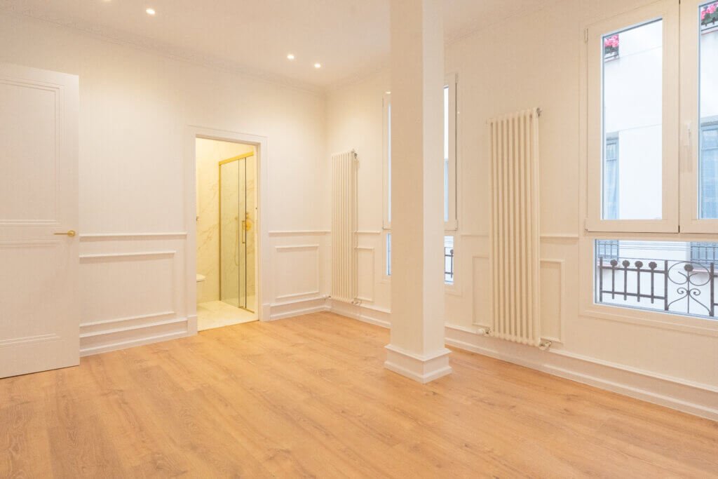 Estado del salón después de la reforma en la calle Alcalá, Madrid - Bramanti Arquitectos