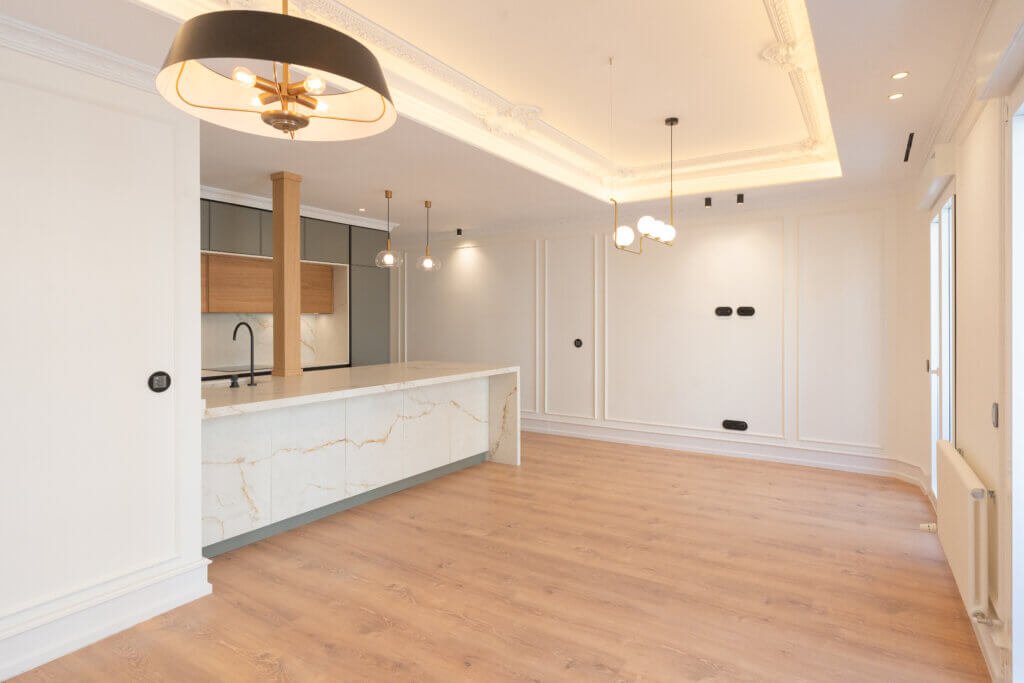 Estado de la cocina después de la reforma en la calle Alcalá, Madrid - Bramanti Arquitectos